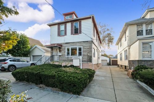 1082 Pierce Ave, Bronx, NY 10461-1540