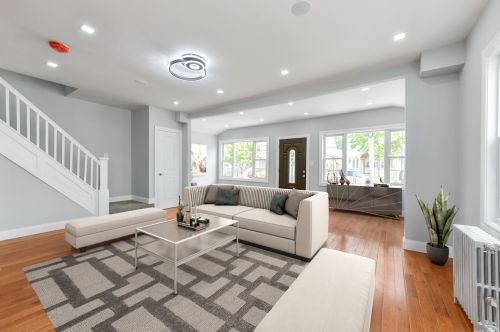 94-08 214th St, Jamaica, NY 11428-1034