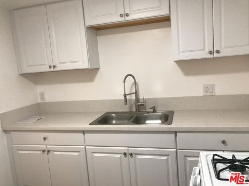 14902 Gilmore St, Van Nuys CA 91411-1423 exterior