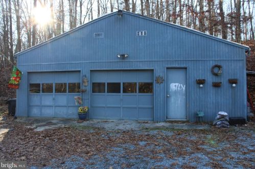 186 Chickadee Ln, Hedgesville, WV 25427-3881
