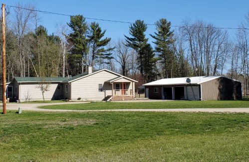 1207 Cedar Grove Ln, Two Rivers, WI 54241-9782