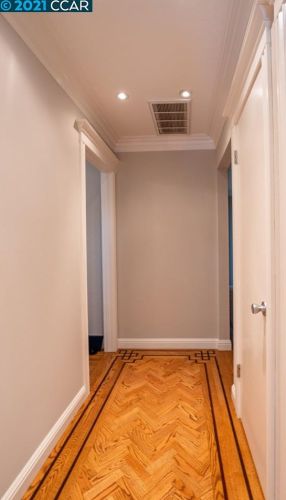 3301 Glenly Rd, Oakland CA  94605-4115 exterior