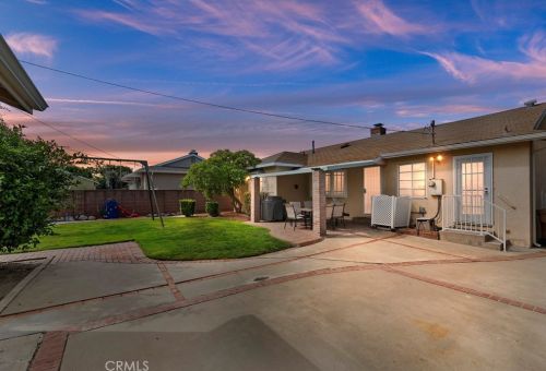 1006 Courtney Ave, Fullerton CA 92833-4461 exterior