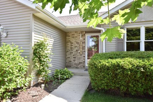 3884 Riegle Ct, Slinger, WI 53086-9130