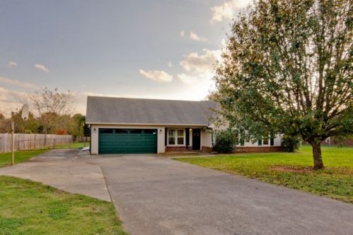 104 Blueberry Dr, Madison, AL 35757-8300