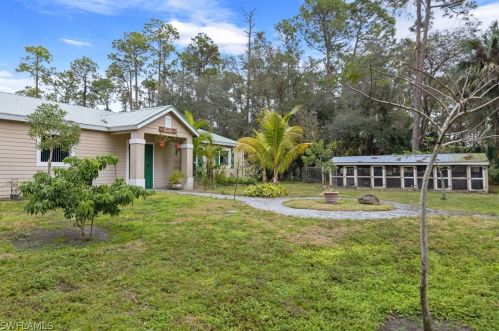561 20th Ave, Naples FL  34120-3372 exterior