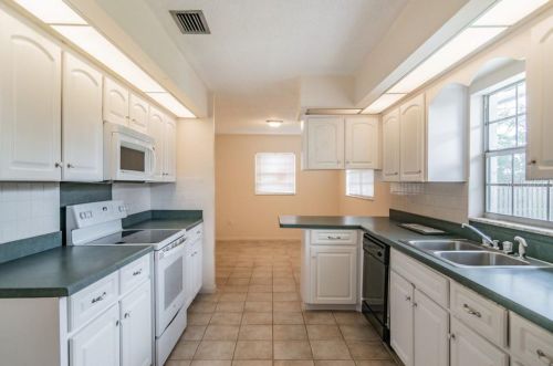 4626 Grovecrest Dr, Lakeland FL  33813-2440 exterior