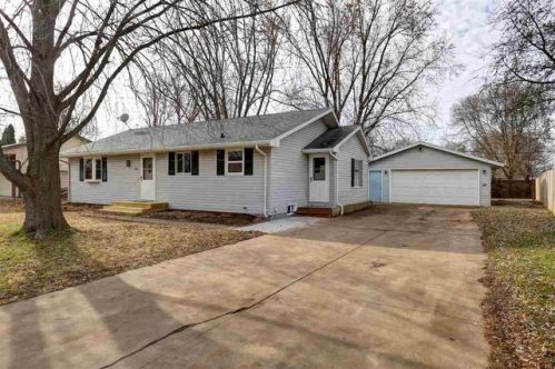 1266 Stead Dr, Menasha WI  54952-2191 exterior