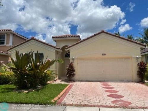 16815 36th St, Hollywood FL  33027-4502 exterior