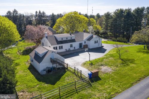 388 Bishop Hollow Rd, Newtown Square PA  19073-3901 exterior