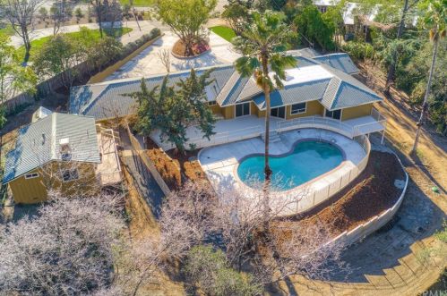 15 Woodcrest Dr, Oroville CA  95966-5518 exterior