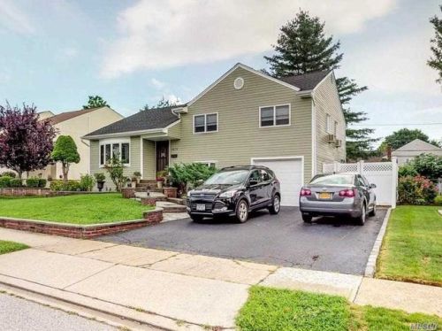 3676 Libby Ln, North Wantagh, NY 11793-1417