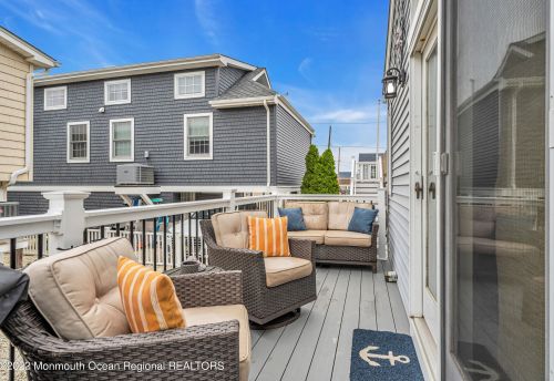 232 Harbor Dr, Lavallette NJ  08735-1434 exterior