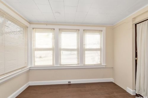 7819 90th Ave, Jamaica, NY 11421-2429
