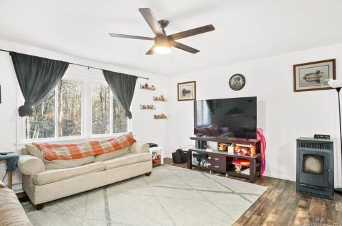1554 Route 12, Gales Ferry CT  06335-1838 exterior