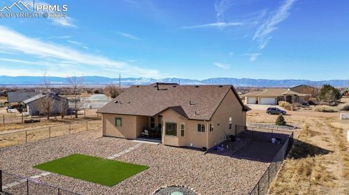 702 Calaveras Dr, Pueblo CO 81007-1942 exterior