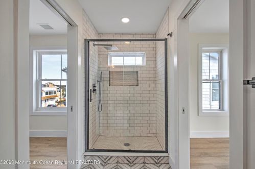 1217 Niihau Dr, Lacey NJ  08731-4702 exterior