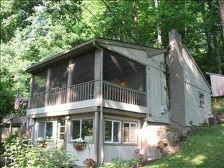 1749 Jones Rd, Granville, OH 43023-9573