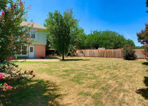 801 Forest Edge Ln, St Paul, TX 75098-3822