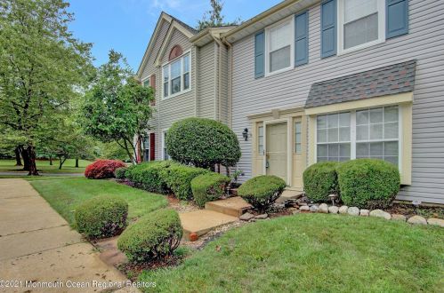 35 Balmoral Ct, East Freehold, NJ 07728-3945