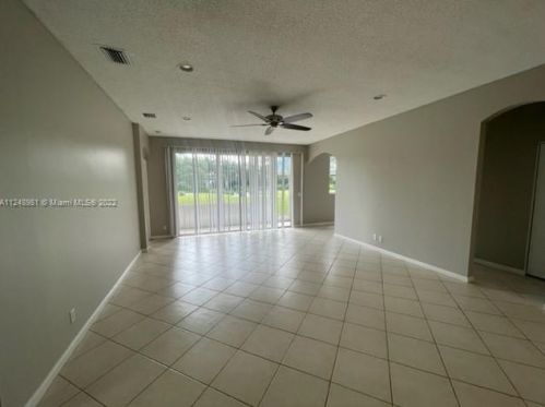 8018 Aberdeen Dr, Boynton Beach, FL 33472-2984