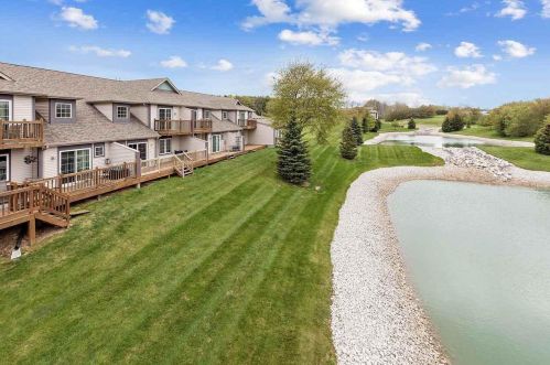 1918 Ravenswood Ln, Manitowoc WI  54220-1859 exterior