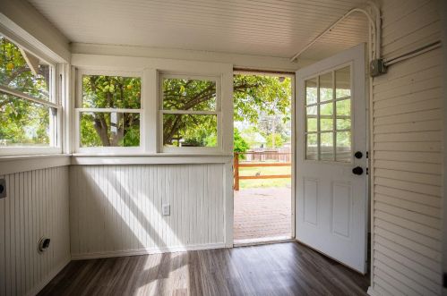 1229 Lyons Ave, Turlock CA  95380-4120 exterior