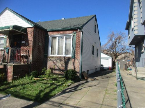 347 Beach 12th St, Far Rockaway, NY 11691-5503