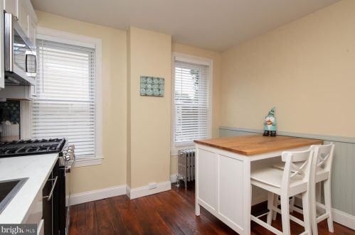 28 Manheim St, Philadelphia PA  19144-2943 exterior