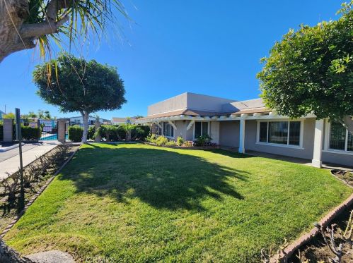 19251 Brookhurst St, Huntington Beach CA  92646-2908 exterior