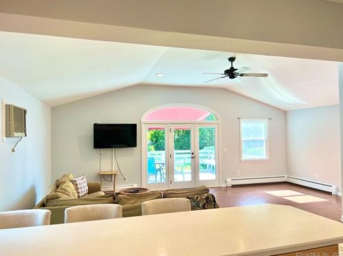 8 Sherman Ave, Bridgeport CT  06611-2335 exterior