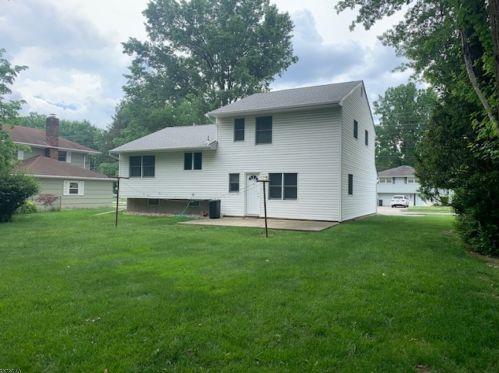 62 Walnut St, West Paterson, NJ 07424-1403