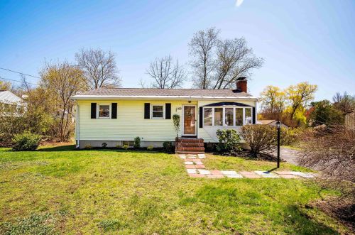 100 Millville St, Salem, NH 03079-2620