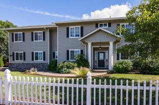1342 Irvington Dr, Eugene, OR 97404-1048