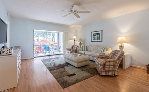 2930 Kings Lake Blvd, Naples, FL 34112-3604