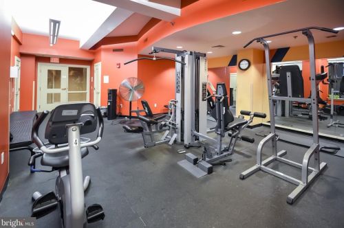 1500 Chestnut St, Philadelphia PA  19102-2737 exterior