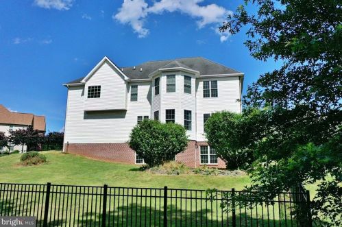 59 Brighton Pl, Charles Town WV  25414-2584 exterior