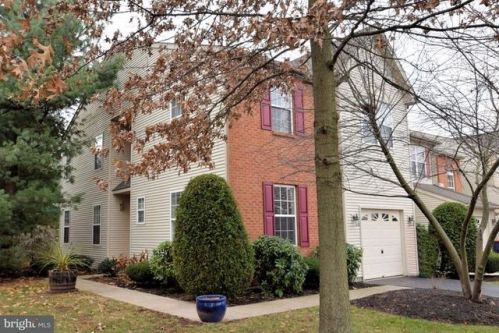 334 Hamilton Dr, Harleysville PA  19438-2152 exterior