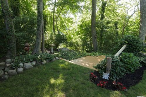 107 Scudder Pl, Northport NY  11768-3027 exterior