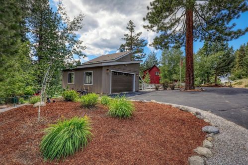 10670 Palisades Dr, Truckee, CA 96161-3112