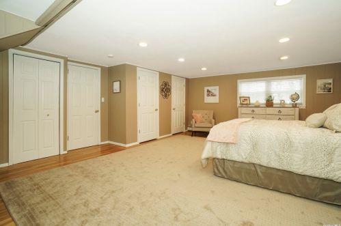 22 Ellen Pl, San Remo NY  11754-3606 exterior