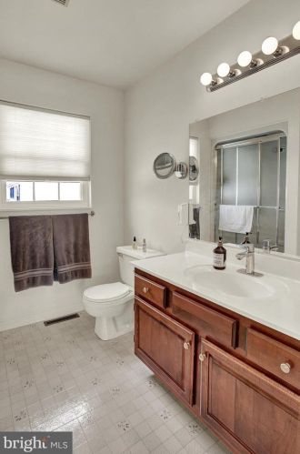 6550 Baywood Dr, Harrisburg PA 17111-6894 exterior