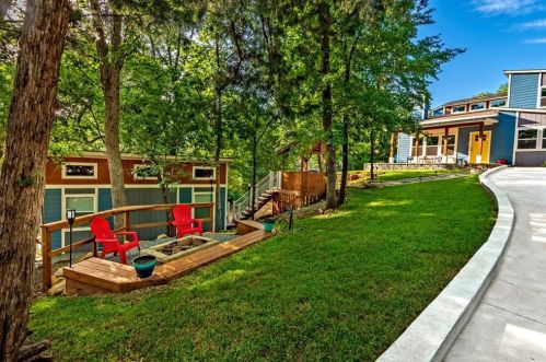 404 Hacienda Dr, Pottsboro, TX 75076-4594