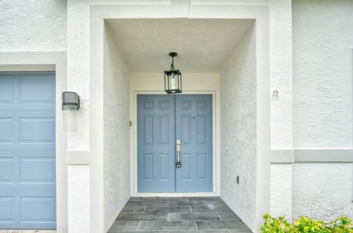 15059 Savannah Dr, Naples, FL 34119-4805