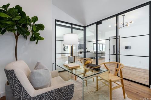 1712 Tradewinds Ln, Newport Beach CA  92660-4312 exterior