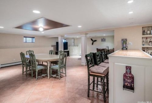 2254 Merokee Pl, North Bellmore NY  11710-3324 exterior