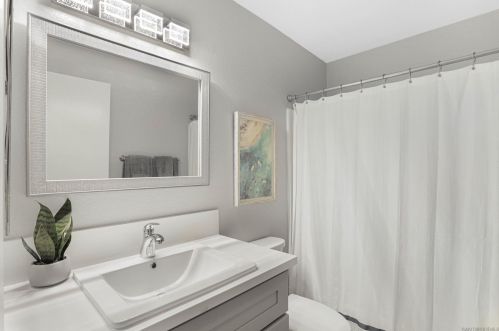 2876 Andover Ave, Carlsbad CA  92010-7004 exterior