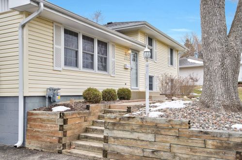 8930 York Rd, Minneapolis, MN 55431-1819