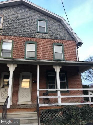17 County Line Rd, Ardmore PA  19003-0021 exterior