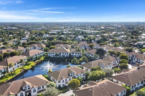 158 Colonade Cir, Naples FL  34103-8711 exterior